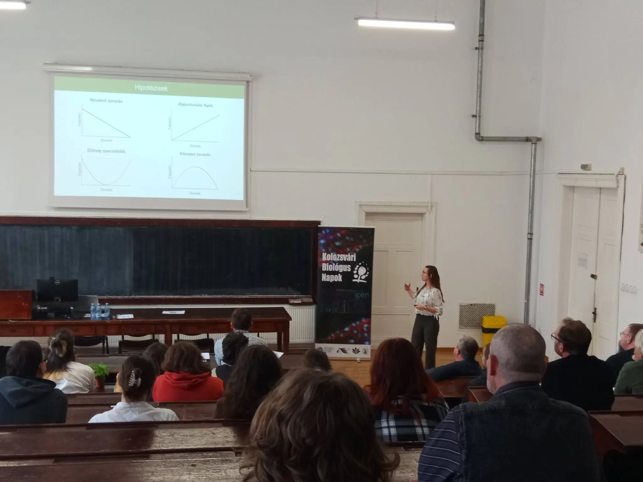 Konferencia előad&aacute;s